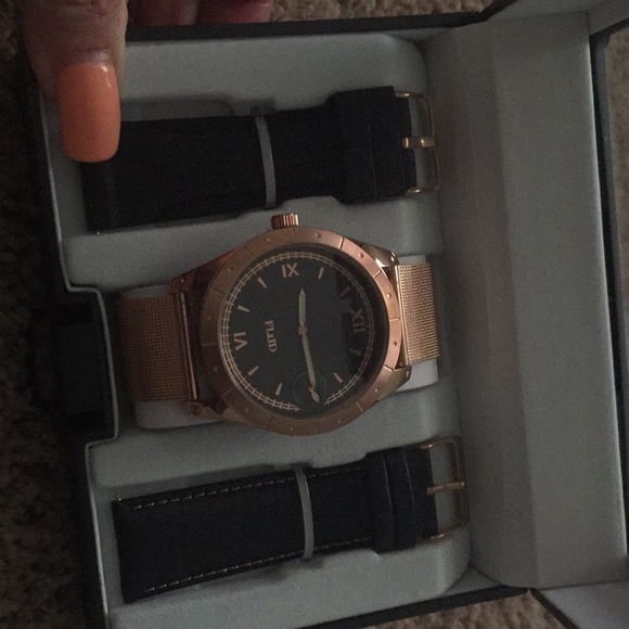 Man's Watch - Picture 2 of 3